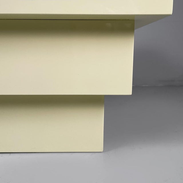 Modern Italian Coffe Table in Light Yellow Wood, 1980s For Sale - Image 11 of 13