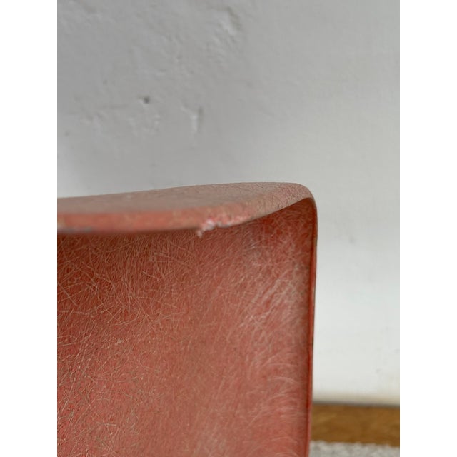 Vintage Salmon Fiberglass Armchair by Charles Eames for Herman Miller, 1962 For Sale - Image 10 of 18