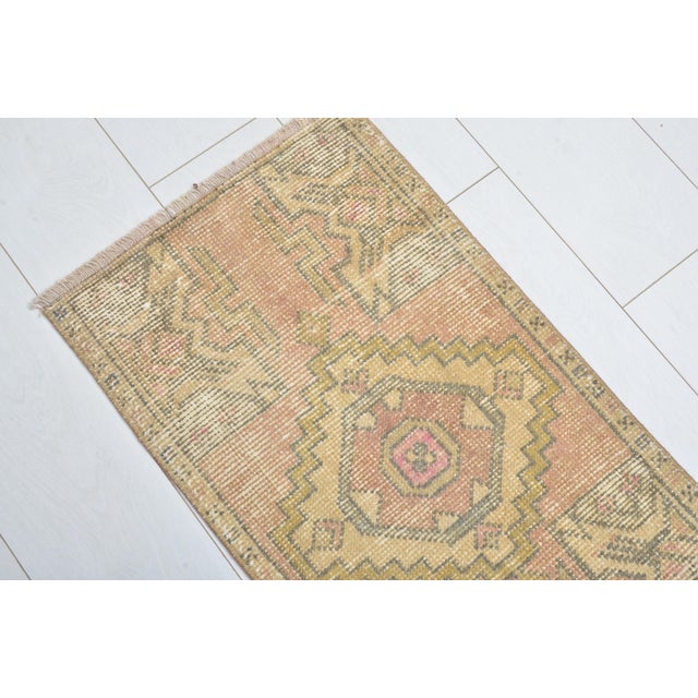 Turkish Mid 20th Century Oushak Anatolian Wool Rug For Sale - Image 3 of 5