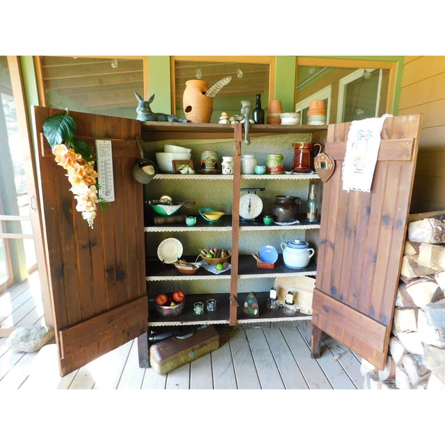 Early 20th Century Primitive Pine Cabinet – Jelly Cupboard, Barn Board Construction For Sale - Image 4 of 18