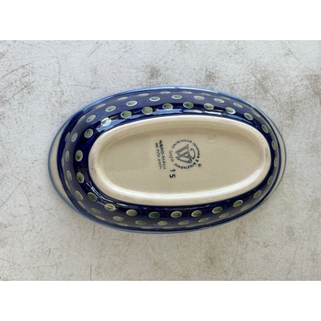 Art Pottery by the well-known Polish Pottery Boleslawiec. This beautiful handmade serving dish from Boleslawiec Wiza...
