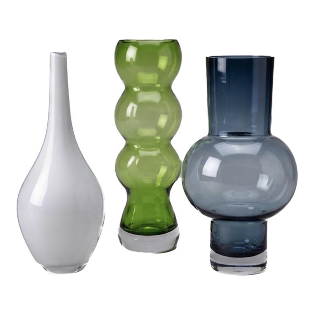 Modernist Art Glass Trio: Schott Zwiesel "Arte Nova" Emerald Totem & Nordic Glass Vases - Set of 3 For Sale