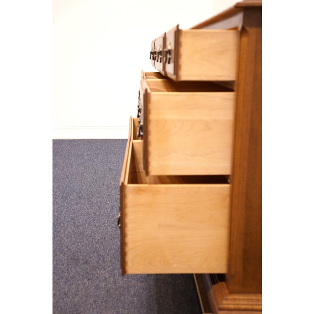 Brown Ethan Allen Heirloom Nutmeg Maple Colonial Early American 54" Double Dresser 10-5302 For Sale - Image 8 of 14