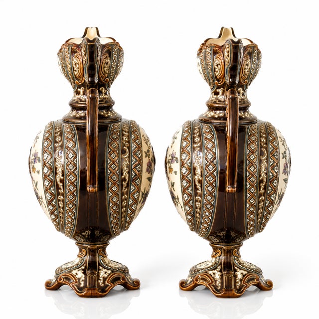 Austrian Majolica Vases with Birds by Gerbing & Stephan, 1885, Set of 2 For Sale - Image 4 of 13