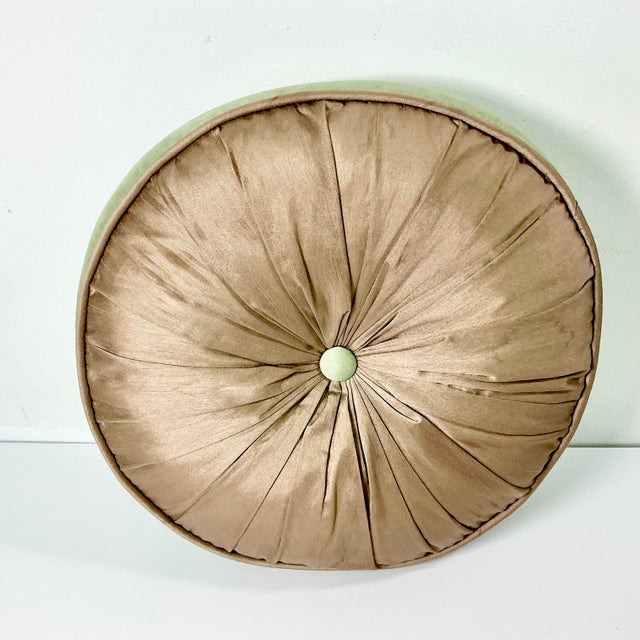1960s Mid-Century Hollywood Regency Boho Chic Round Silk Pleated Button Decorative Pillow. For Sale - Image 12 of 13