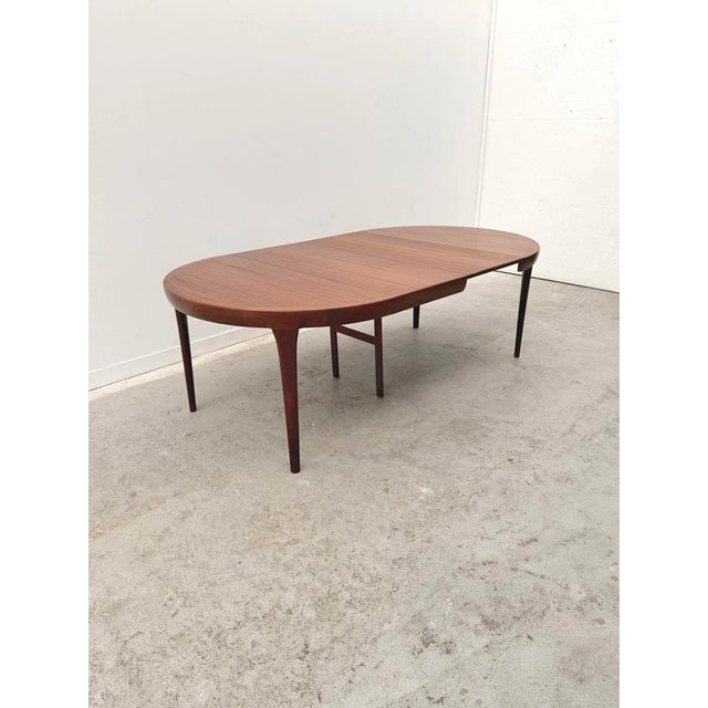 Dining Table in Teak by Kofod Larsen for Faarup Mobelfabrik, Denmark, 1960 For Sale - Image 4 of 10