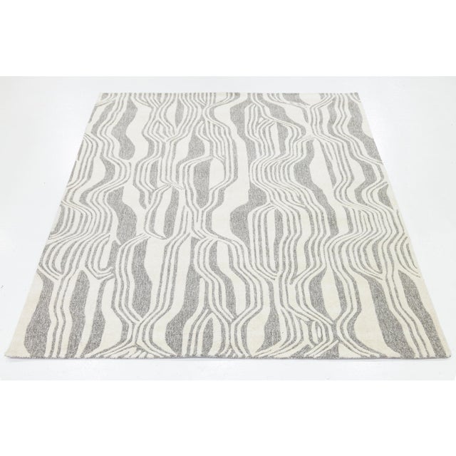 Contemporary Modern Organic Wave Hand-Tufted Wool Rug – Neutral Ivory & Grey Abstract 8x10 For Sale - Image 3 of 10