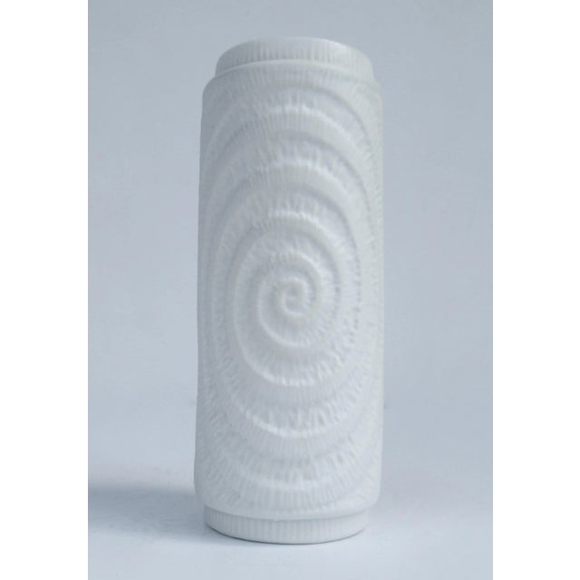 KPM Porcelain C.1960's-70's West German Royal Kpm Porzellan White Bisque "Infinity Swirl" Raised Relief Design Vase For Sale - Image 4 of 13
