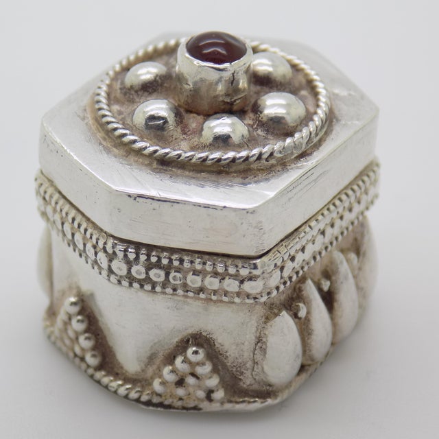 1980s Vintage Italian Handmade Genuine Sterling Silver 925 & Red Stone Hexagon Pill Snuff Trinket Box For Sale - Image 5 of 10