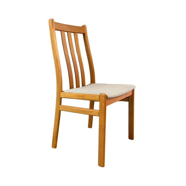 Set of four vintage mid-century Danish modern teak dining chairs manufactured by Findahl Møbelfabrik, Denmark. Excellent...