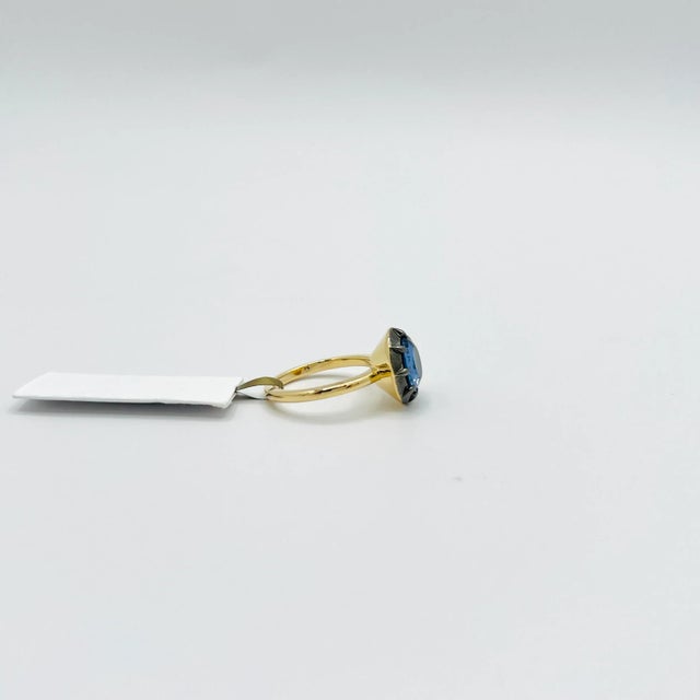 Gia No Heat Sri Lanka Blue Sapphire Oval Ring in Black Rhodium & 18k Yellow Gold, Size 6.5 For Sale - Image 4 of 8