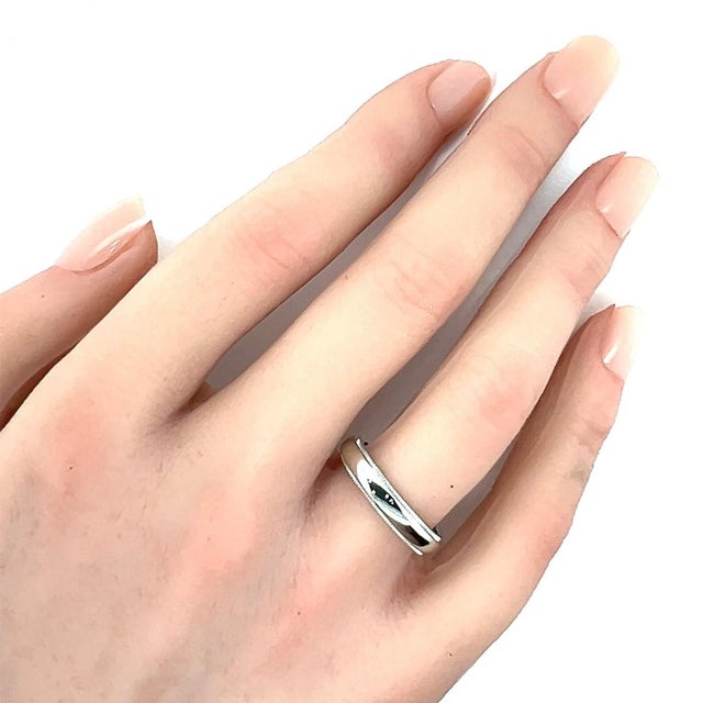 Contemporary Mid 20th Century Tiffany & Co. Platinum 4mm Wide Double Milgrain Wedding Band Ring - Size 7 For Sale - Image 3 of 5