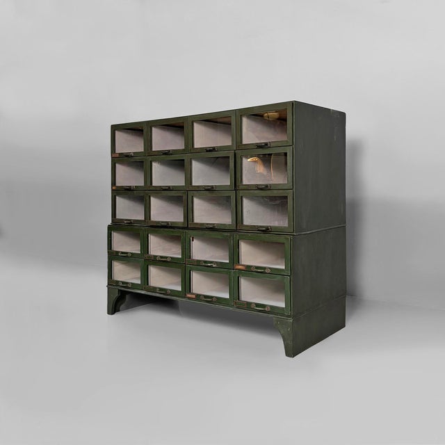 1940s Mid-Century Modern German Dark Green Wooden and Glass Chest of Drawers, 1940s For Sale - Image 5 of 17