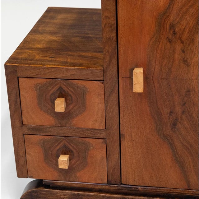Modern Art Deco Walnut Bedside Cabinets, 1930s, Set of 2 For Sale - Image 3 of 18