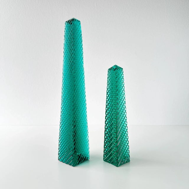 Tiffany and Co. 20th Century Emerald Green Cut Crystal Obelisk Pair For Sale - Image 4 of 12