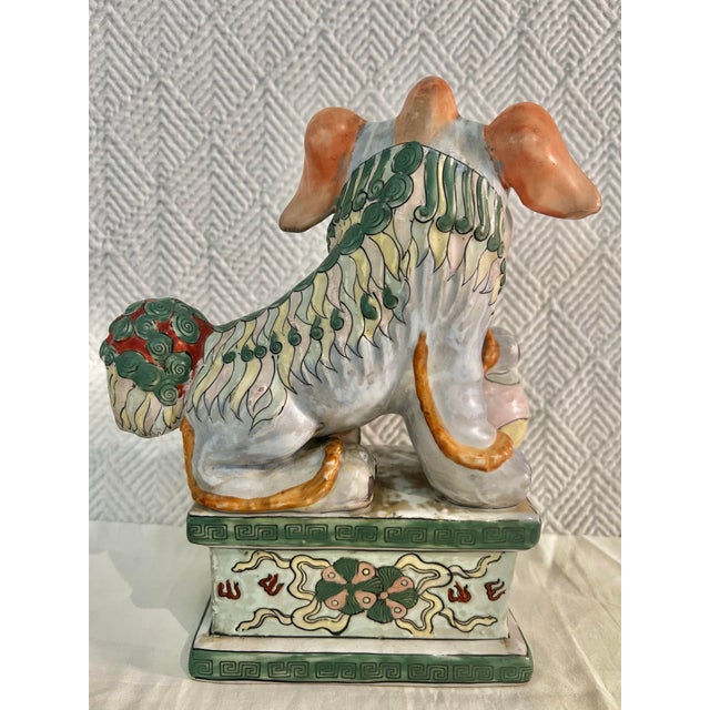 Vintage Famille Verte Chinoiserie Porcelain Foo Dog Guardian Lion With Ball For Sale In New Orleans - Image 6 of 12