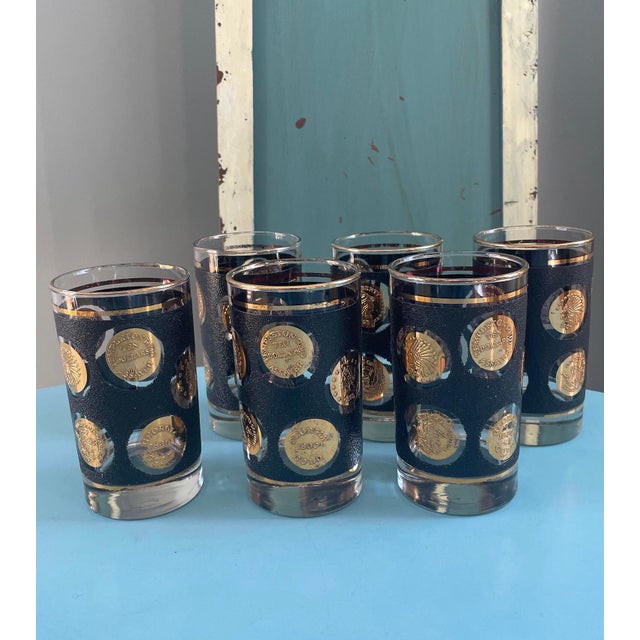 Heads or tails? Go bold and gold with Libbey’s iconic coins of 22 Karat on textured black glassware! The 22 Karat coins,...
