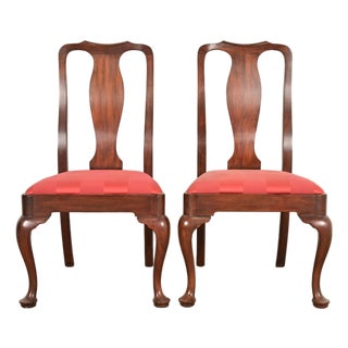 Henkel Harris Queen Anne Solid Mahogany Side Chairs or Dining Chairs, Pair For Sale