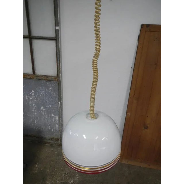 The support cable is extendable up to 72 cm. This piece has an attribution mark, I am sure that it is completely authentic...