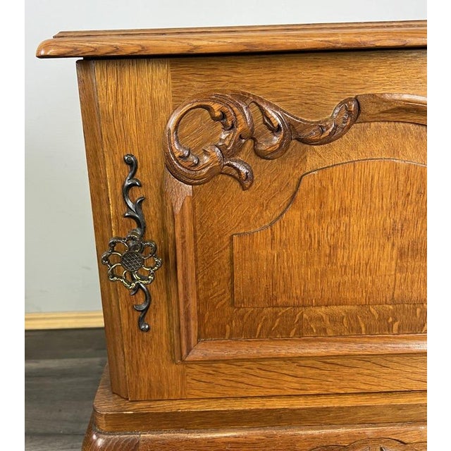 Vintage French Louis XVI Style Nightstands, Set of 2 For Sale - Image 4 of 10