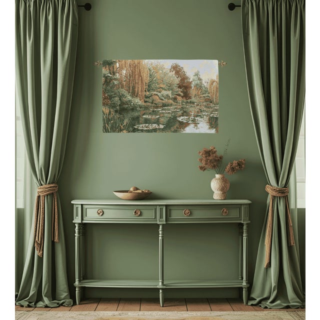 This beautiful tapestry is woven on a jacquard loom by skilled weavers, keeping alive the centuries old tradition of...