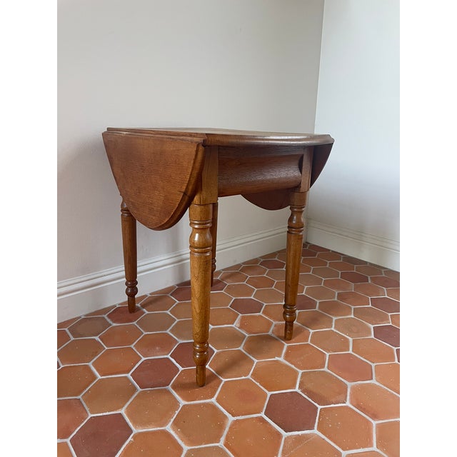 Early 20th Century Vintage Oak Drop-Leaf Side Table For Sale - Image 5 of 9