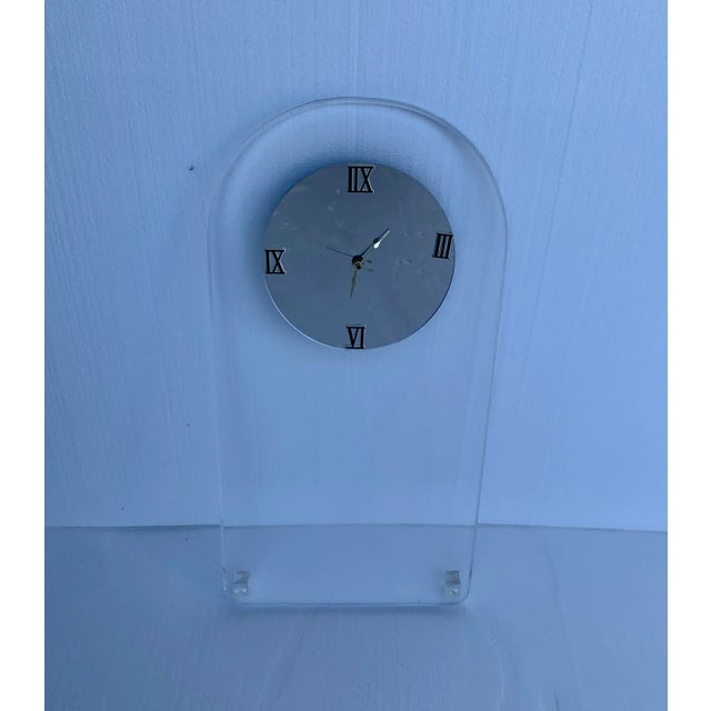 Charles Hollis Jones 1970s Mid-Century Modern Lucite Wall Clock For Sale - Image 4 of 9