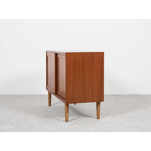 Mid-Century Modern Small Danish Sideboard in Teak from Hundevad, 1960s For Sale - Image 3 of 12