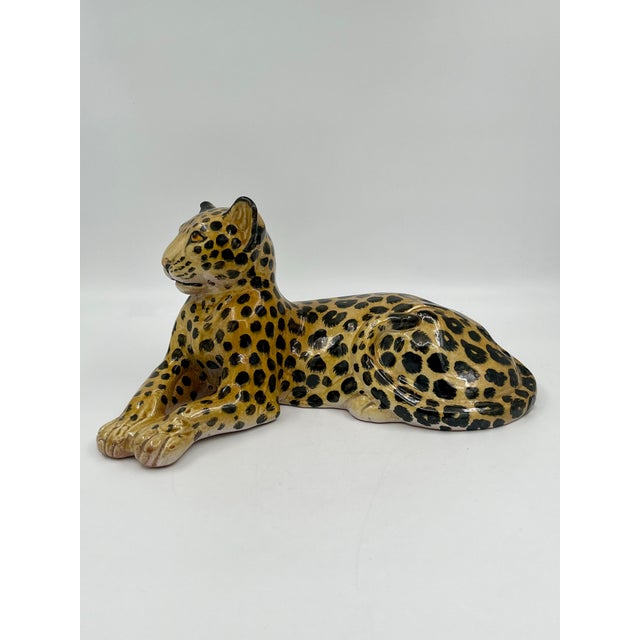 Chinoiserie Mid 20th Century Hollywood Regency Glazed Terracotta Italian Leopard or Cheetah Statue Figurine Reclining For Sale - Image 3 of 11