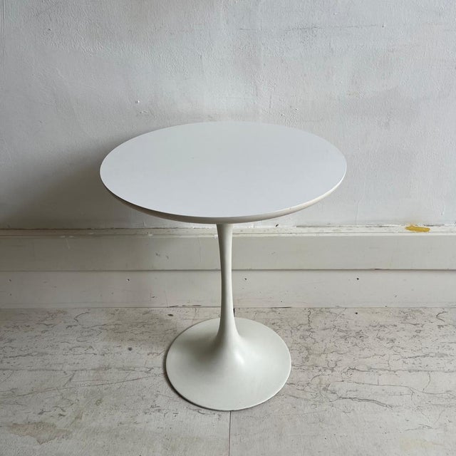 White Arkana Tulip Round Occasional Table For Sale - Image 5 of 8