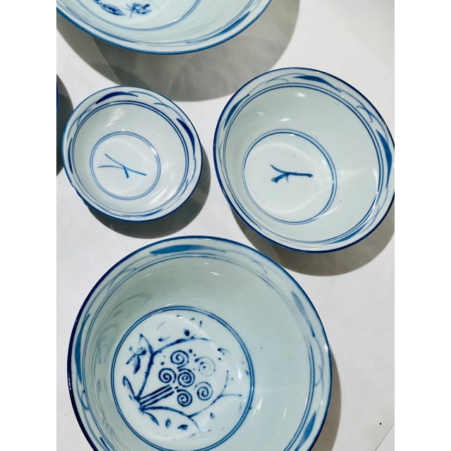 Set of Five Vintage Blue and White Nesting Asian Serving Bowls For Sale In Washington DC - Image 6 of 10