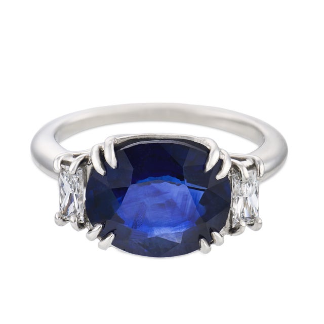 Contemporary Vintage Gia 4.95 Carat Ceylon Sapphire Diamond Platinum Ring, Size 7.25 For Sale - Image 3 of 6