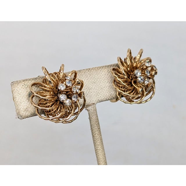 Mid-Century Modern Vintage 1960s Signed Castlecliff Goldtone & Clear Rhinestones Flower Clip Earrings-2 Pieces For Sale - Image 3 of 7