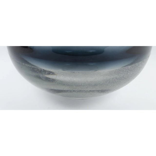 1960s Scandinavian Modern Blue-Tinted Art Glass Decorative Bowl by Timo Sarpaneva, Finland For Sale - Image 9 of 9