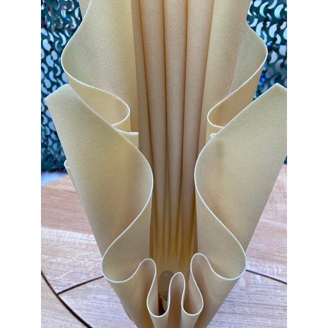 Georgia Jacob Athena beige Lamp Circa 1975 Plastic and white stone H67 x D20cm Very good condition This piece is...