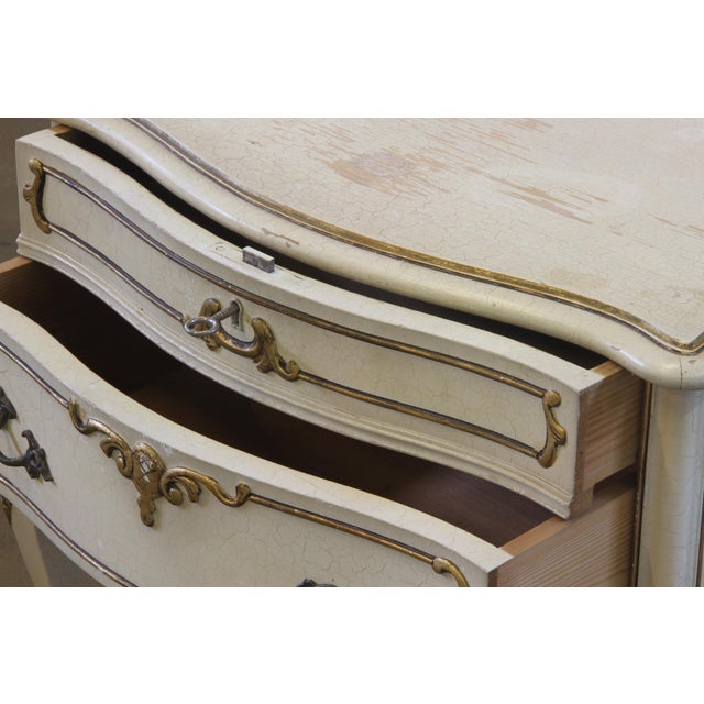 Ivory Venetian Style Painted Wood Nightstands, 1960s, Set of 2 For Sale - Image 8 of 18