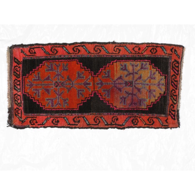 1970s 1970s Vintage Small Anatolian Oushak Rug - 1′6″ × 3′2″ For Sale - Image 5 of 5
