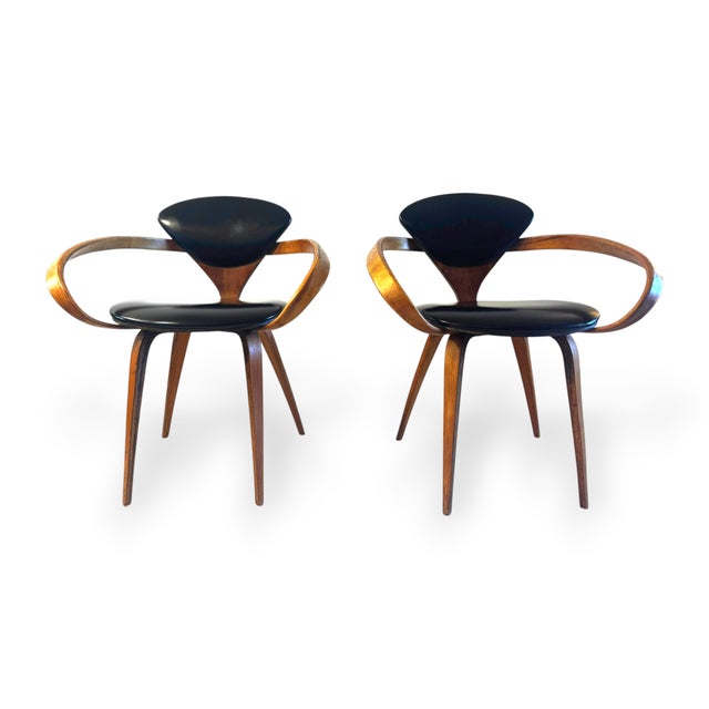 Mid-Century Modern Pair of Norman Cherner "Pretzel" Armchairs for Plycraft, Circa Early 1960s — Original Labels, Walnut, Black Leather For Sale - Image 3 of 11