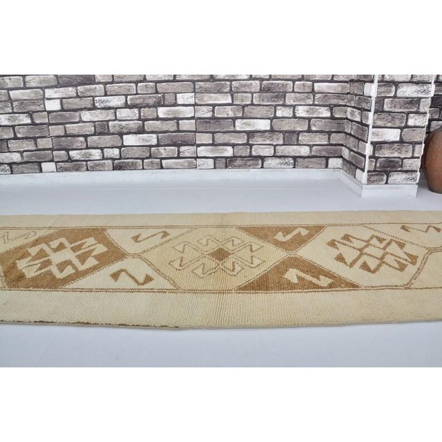 1950s Anatolian Wool Neutral Geometric Runner For Sale - Image 9 of 10