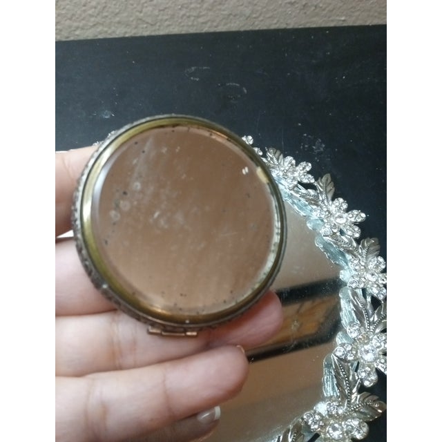 1930 Evans Sterling Silver Ornate Filigree Powder Compact Case For Sale - Image 4 of 8