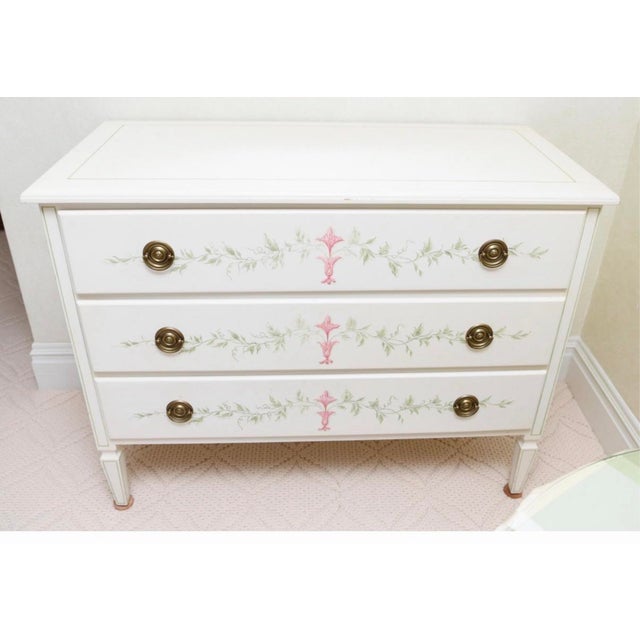 Adorable Julia Gray Hand-Painted Bench Made Dresser Chest For Sale - Image 4 of 9