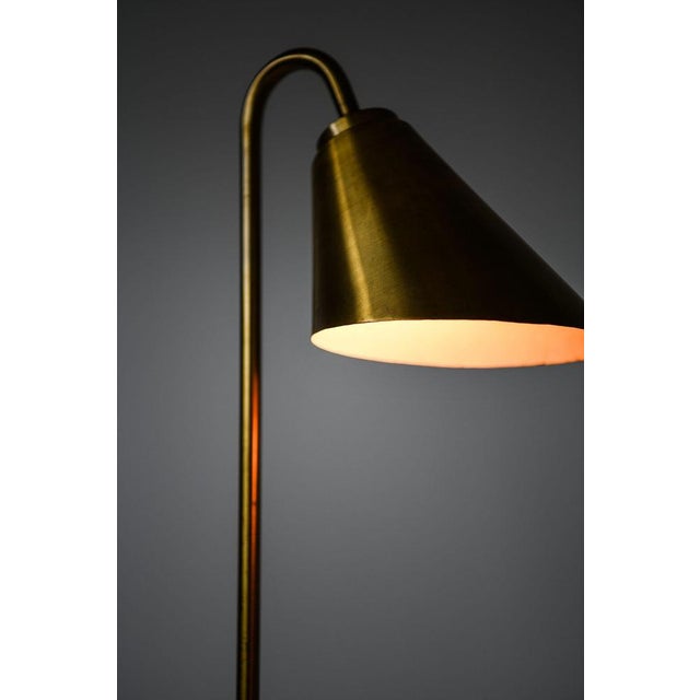 Metal Floor Lamp in Brass attributed to Frits Schlegel and Vilhelm Lauritzen, 1940s For Sale - Image 7 of 9