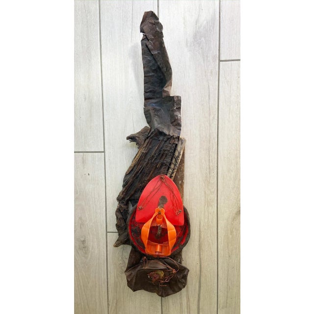 Hirscher Heinz (1927-2011). Untitled assembly of various materials on wood sculpture. Reverse cartouche: Galerie Senatore,...