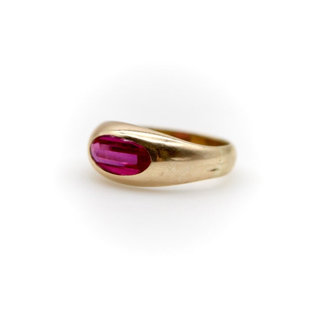 Modern 1940s 14k Gold Retro Synthetic Ruby Ring, Size 7 For Sale - Image 3 of 9