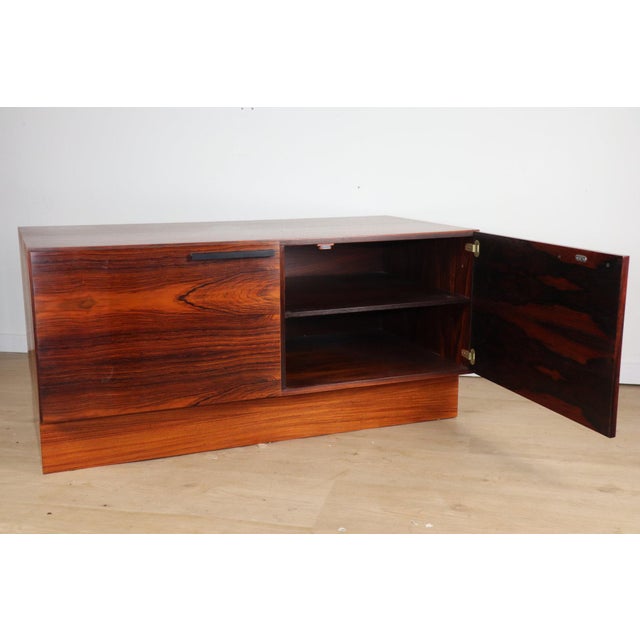 Scandinavian Low Sideboard in Rosewood from Ib Kofod Larsen, Denmark, 1960s For Sale - Image 4 of 16