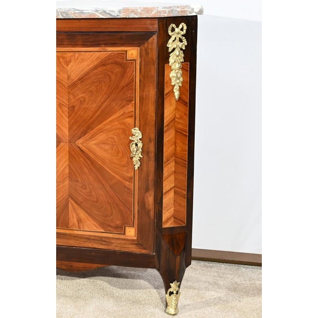 Louis XV-Louis XVI Transition Corners Cabinets, Late 18th Century, Set of 2 For Sale - Image 13 of 18