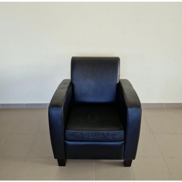 These sophisticated black leather armchairs in Art Deco style are the perfect choice for adding luxury and elegance to any...