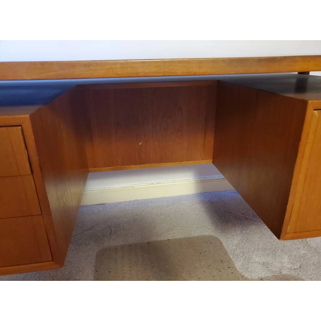 1960s Danish Modern Teak Floating Top Executive Desk | Asymmetrical Design, Solid Wood Drawers | Excellent Condition - 57" Wide For Sale - Image 14 of 15