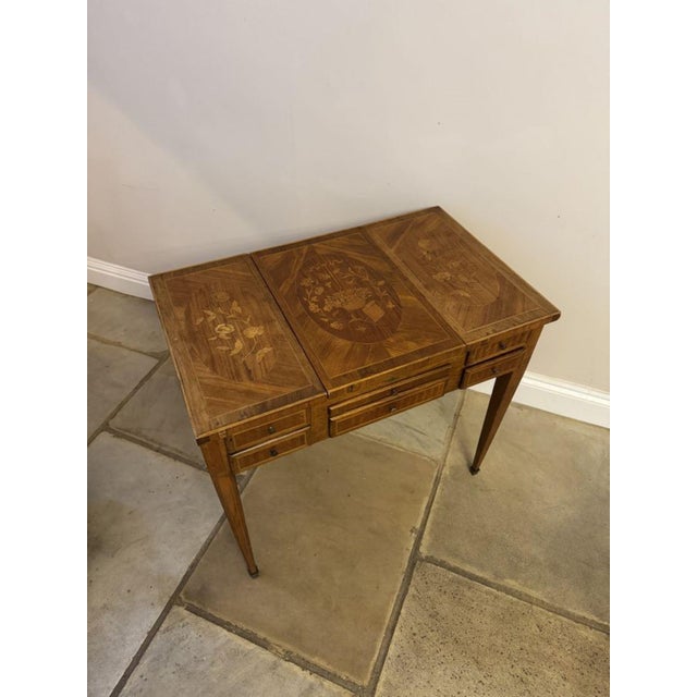 Attractive antique Victorian French ladies quality marquetry inlaid kingwood dressing table, having a quality inlaid...