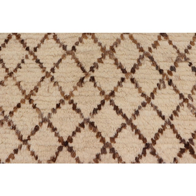 Moroccan Trellis Beige/Brown Wool Rug - 5'1'' X 8'1'' For Sale In New York - Image 6 of 10